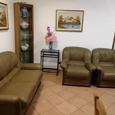 Casa Del Leone Apartment Uscio Bagian luar foto